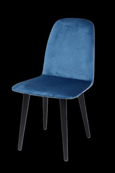 Blaue Stuhl mit gepolsterter Sitzfläche und schwarzen Beinen auf schwarzem Hintergrund.